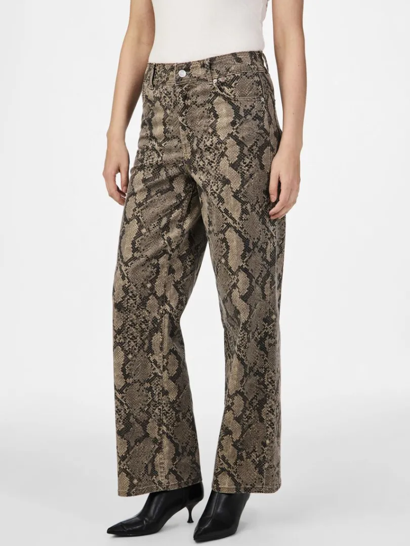 LEONORA JEANS*YAS Store