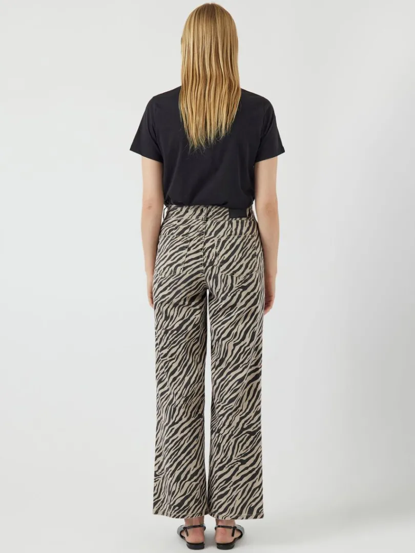 LEONORA JEANS*YAS Shop