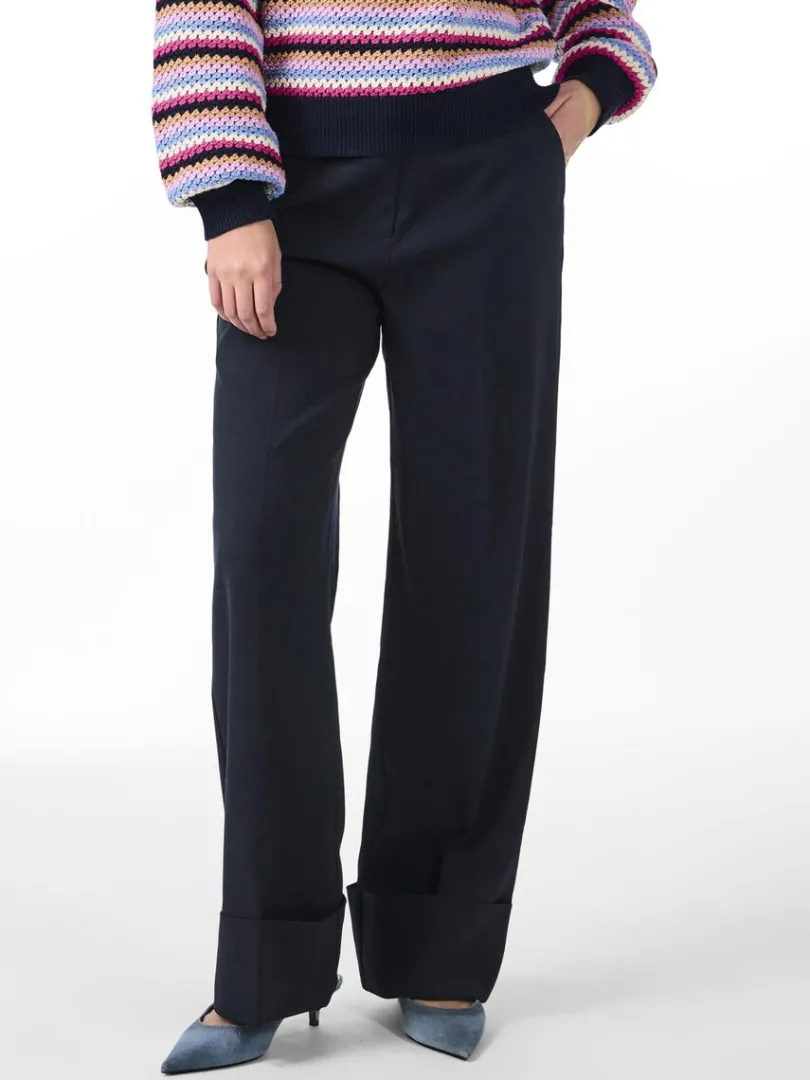 PILA HOSE*YAS Fashion