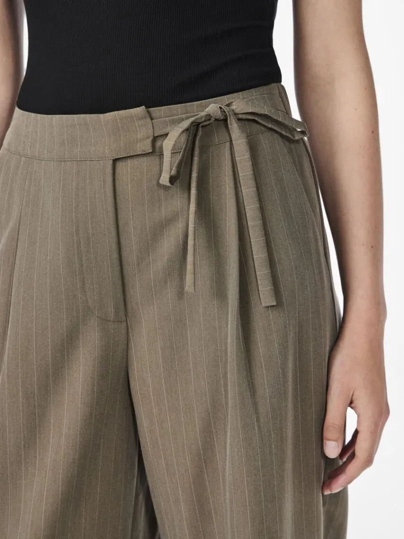 yasstrala_hose_2.webp STRALA HOSE*YAS Outlet
