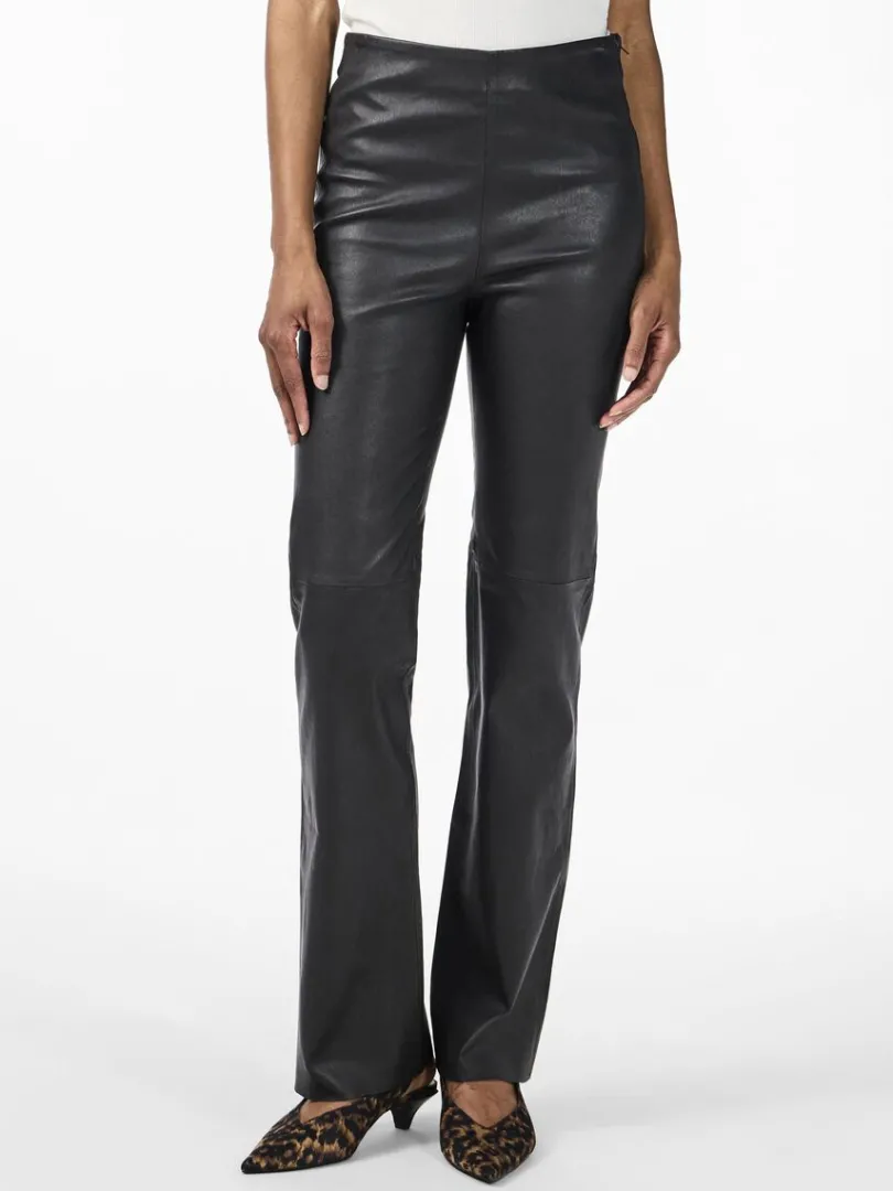 ZELLU LEDERHOSE*YAS Store